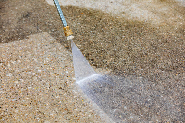 Best Pool Deck Cleaning  in Montura, FL