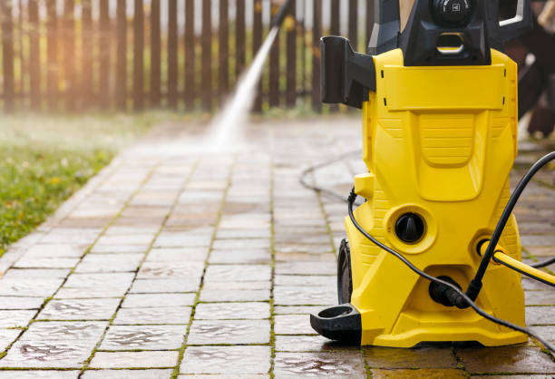 Best Parking Lot and Garage Cleaning  in Montura, FL